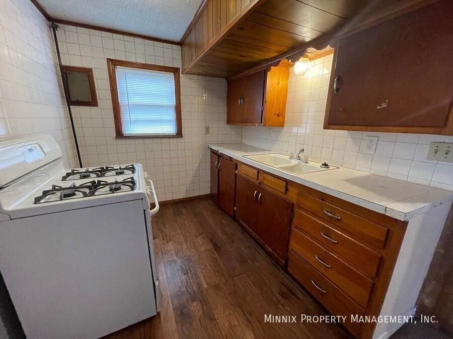 310 Sw 42nd Ave #C - Photo 6 of 6