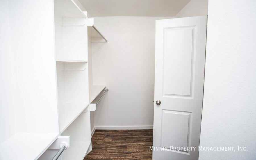 2106 Langford Ave #A - Photo 5 of 36