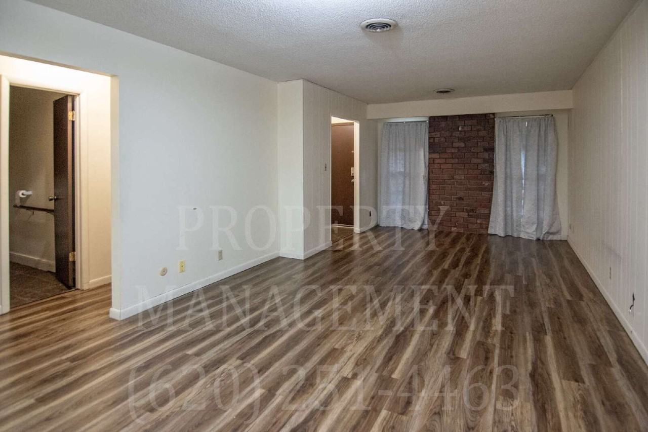 701 Beech St #E - Photo 2 of 23