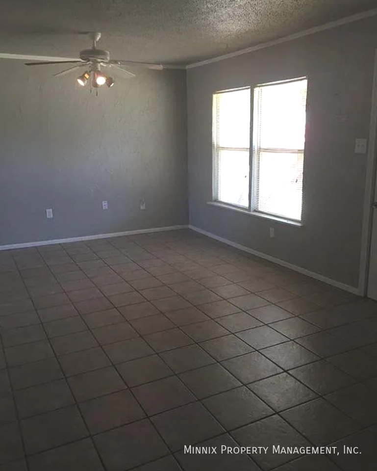3312 2nd St - Photo 2 of 7