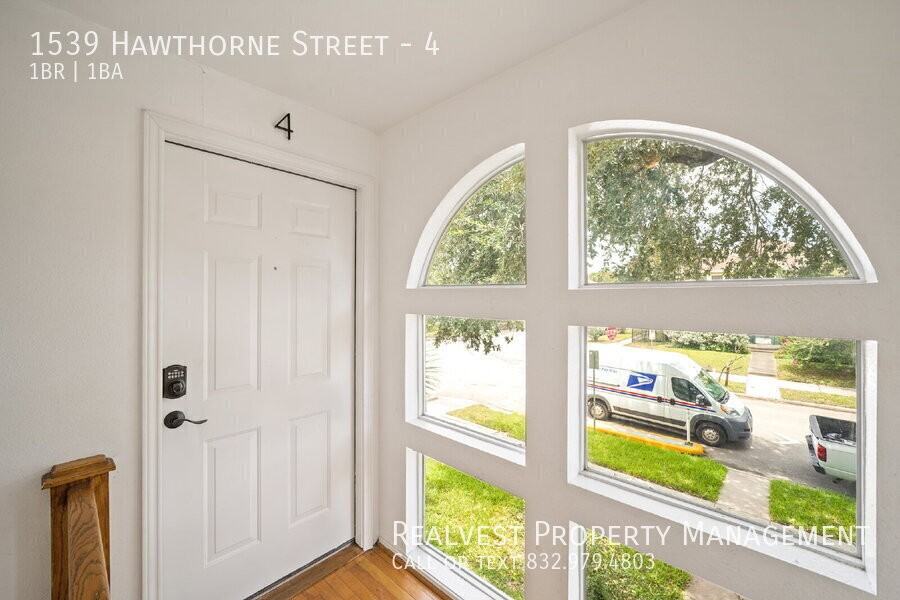 1539 Hawthorne St #4 - Photo 2 of 10
