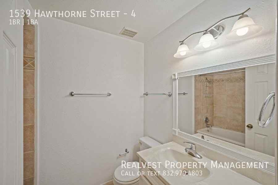 1539 Hawthorne St #4 - Photo 5 of 10
