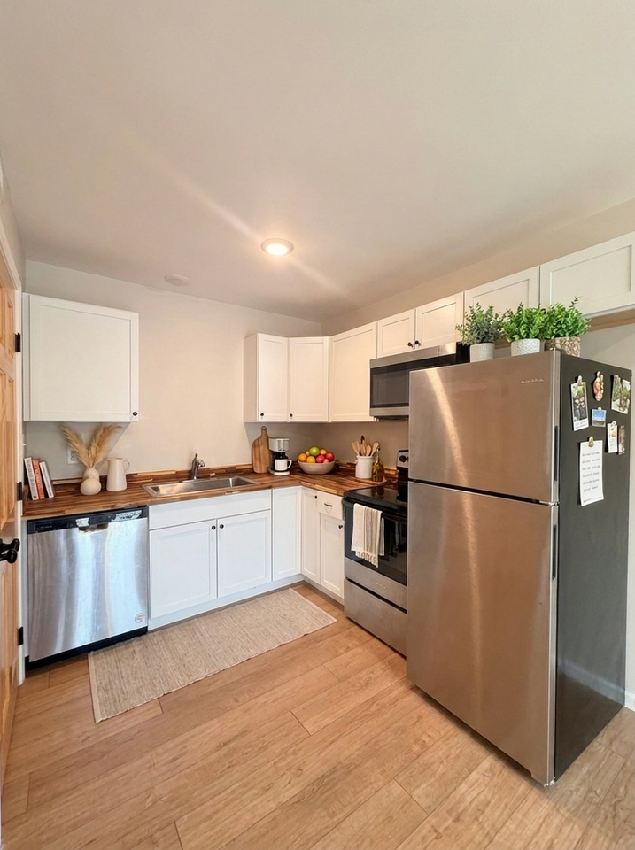 2980 Sevier Ave #E2 - Photo 7 of 50