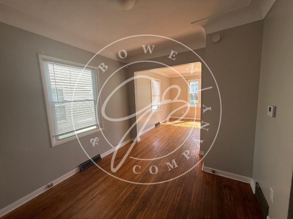 2057 Wyndhurst Rd - Photo 4 of 12