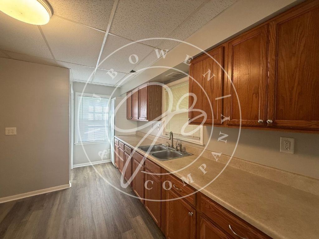 2057 Wyndhurst Rd - Photo 7 of 12