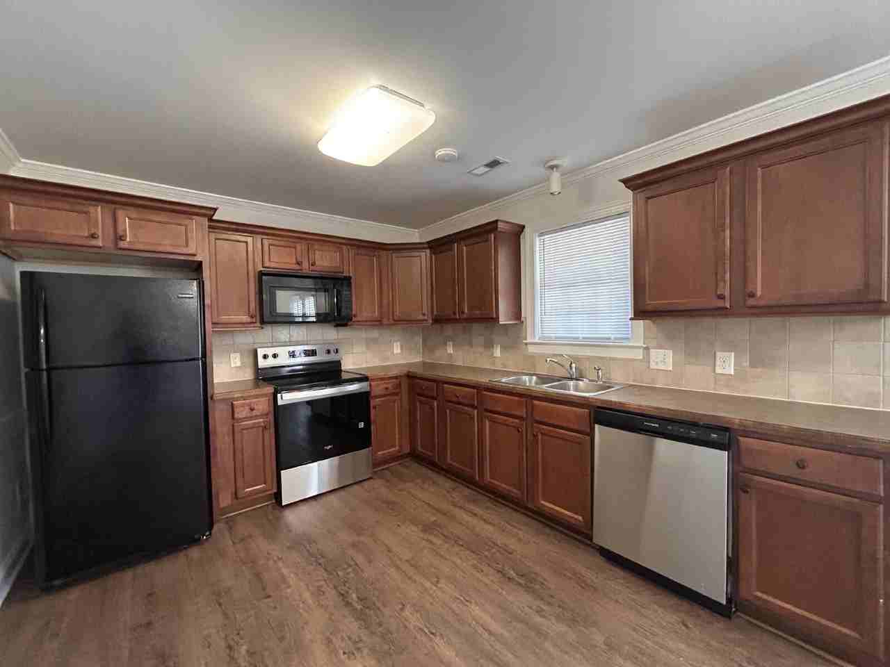 208 S Pointe Dr #A - Photo 3 of 13