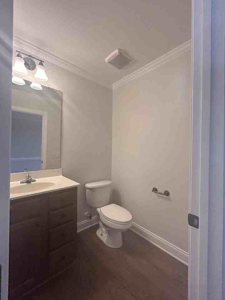 208 S Pointe Dr #A - Photo 5 of 13
