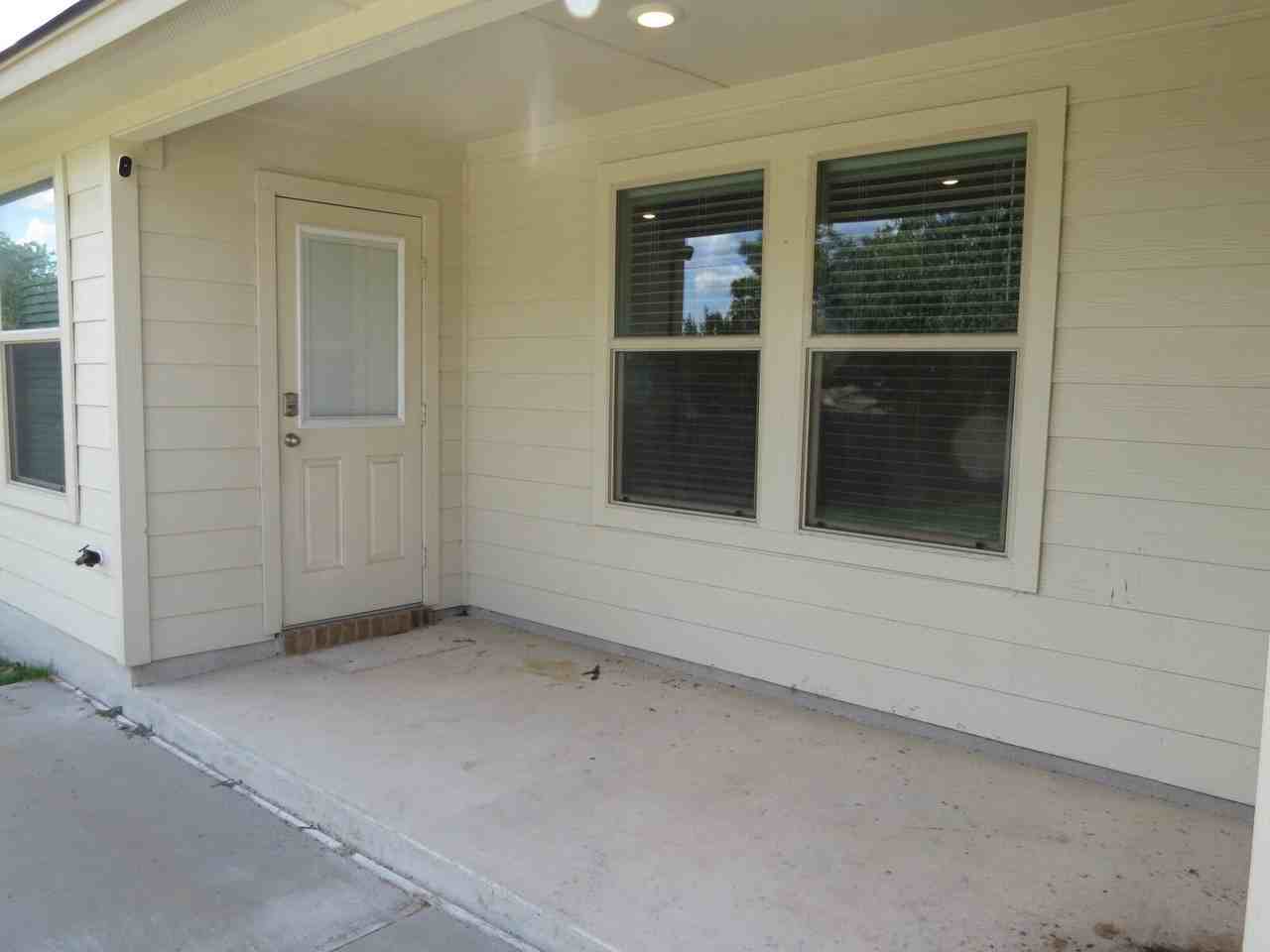 4902 Karen Green Dr - Photo 3 of 7