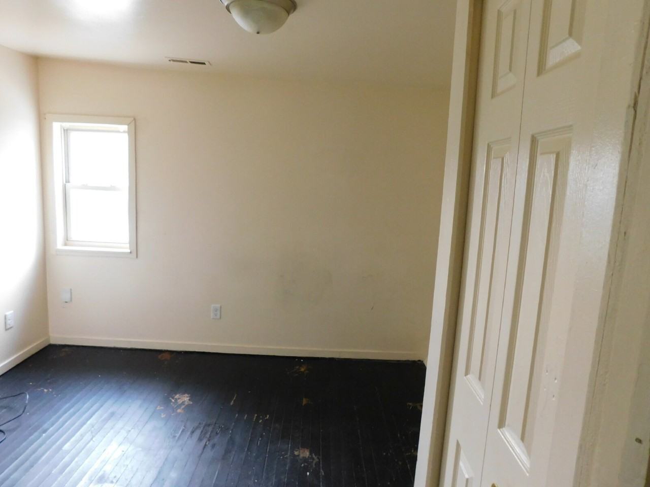 1104 Minnie St #4 - Photo 3 of 9
