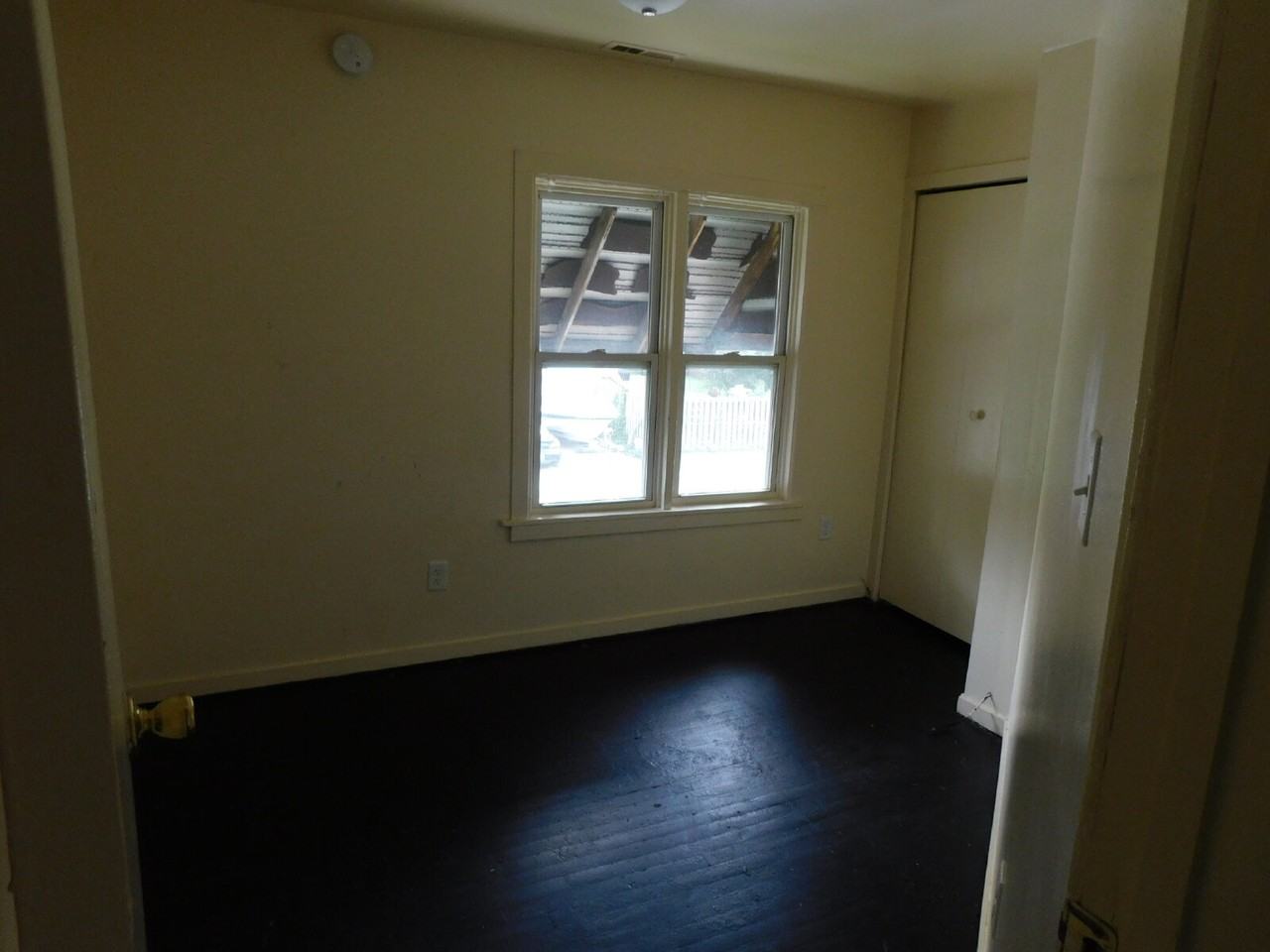 1104 Minnie St #4 - Photo 4 of 9