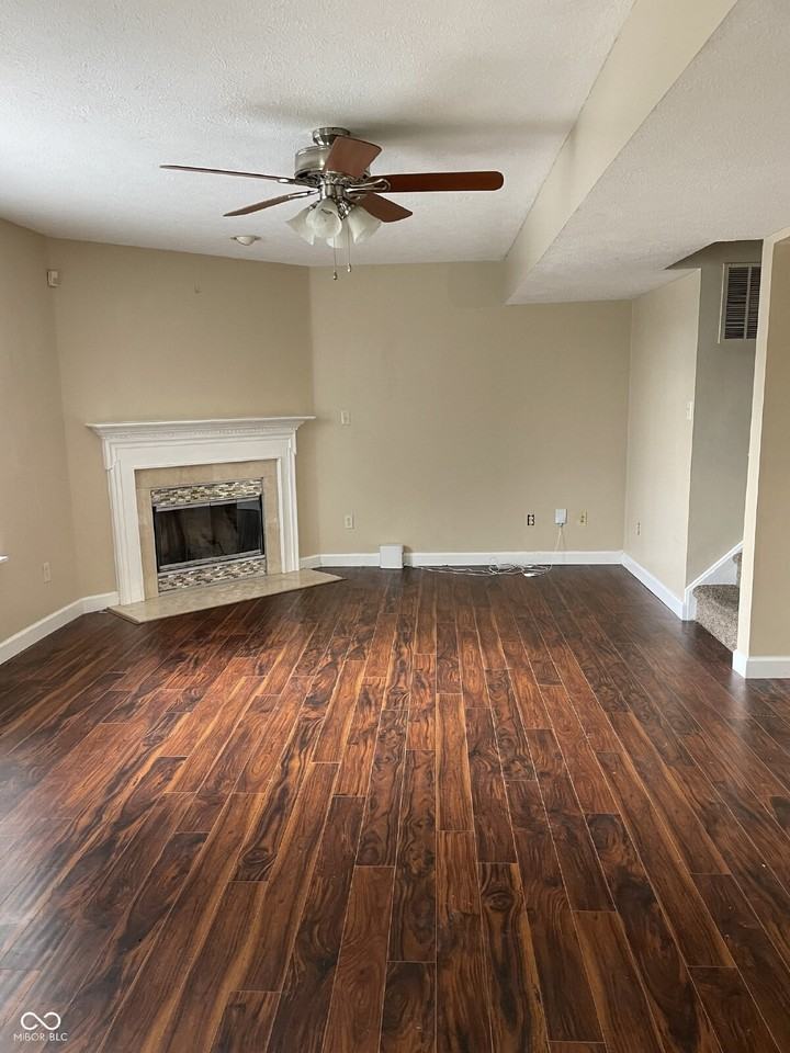 397 Longview Bnd - Photo 3 of 6