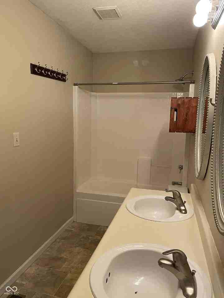 397 Longview Bnd - Photo 4 of 6