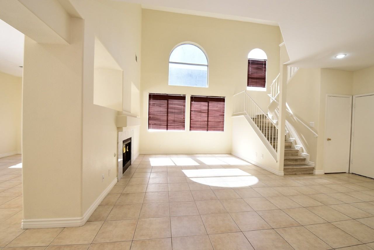 6665 Coral Springs Cir - Photo 3 of 34