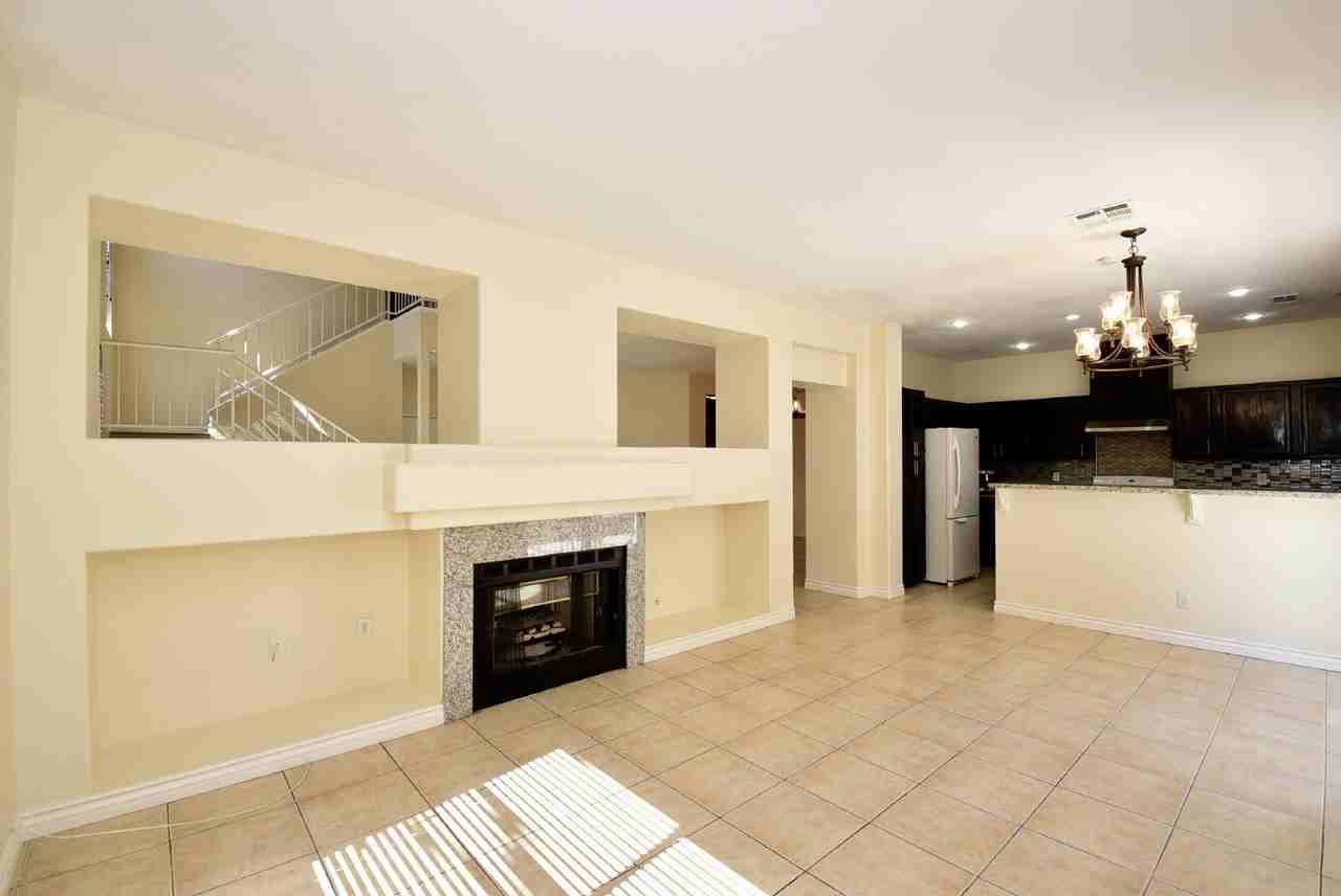 6665 Coral Springs Cir - Photo 6 of 34