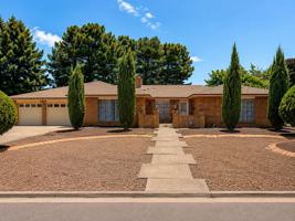 featured image of 1709 Bruce Devlin Dr