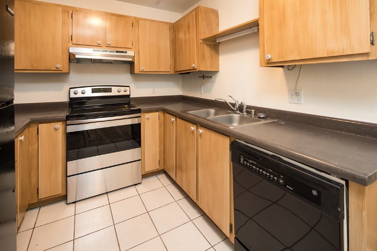 2345 Tripp Dr Apt 2 - Photo 3 of 20