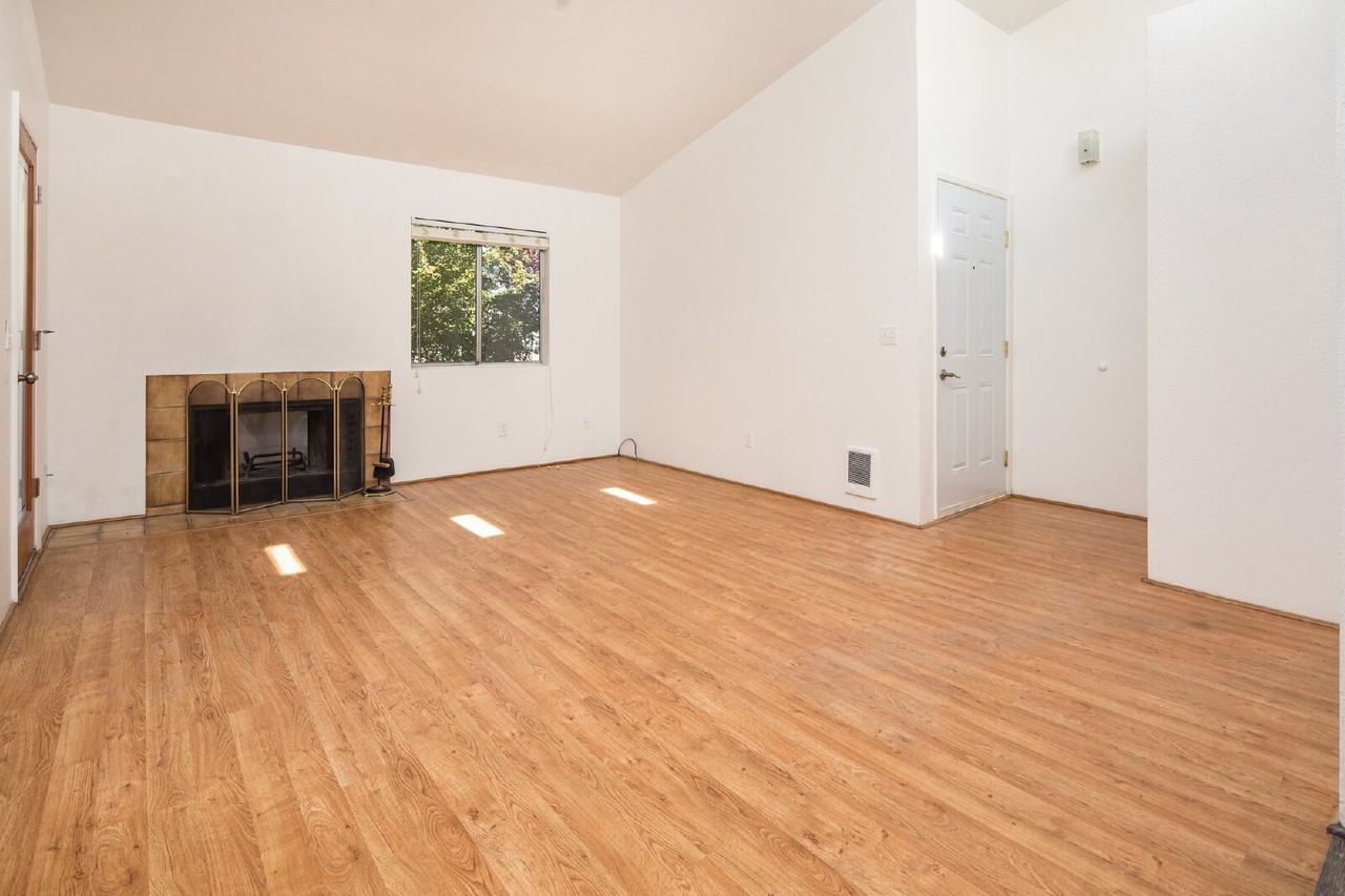 2345 Tripp Dr Apt 2 - Photo 6 of 20