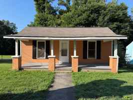 featured image of 438 Crews St