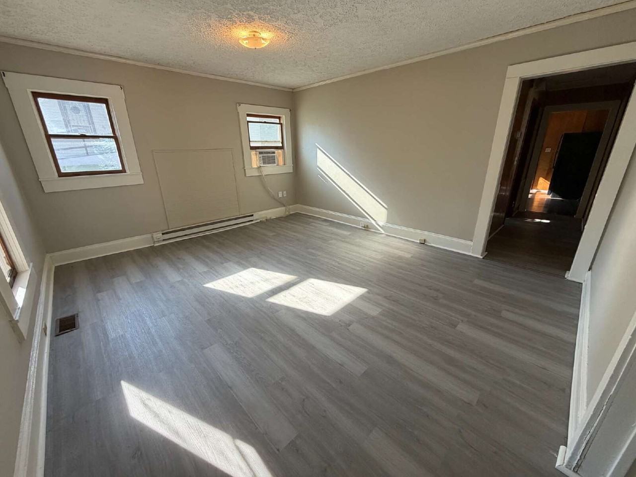 438 Crews St - Photo 2 of 13