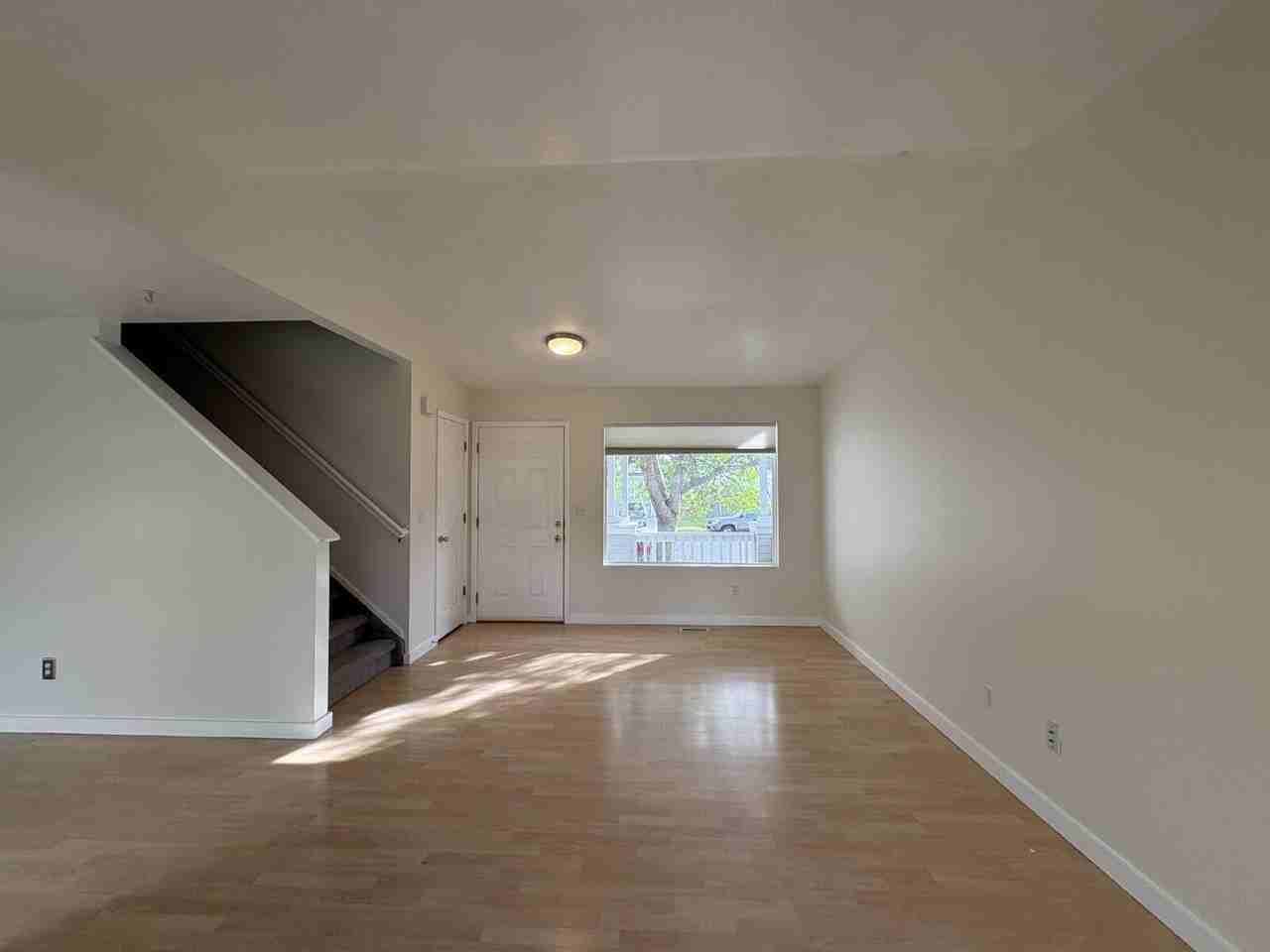1293 Red Mountain Dr - Photo 3 of 21
