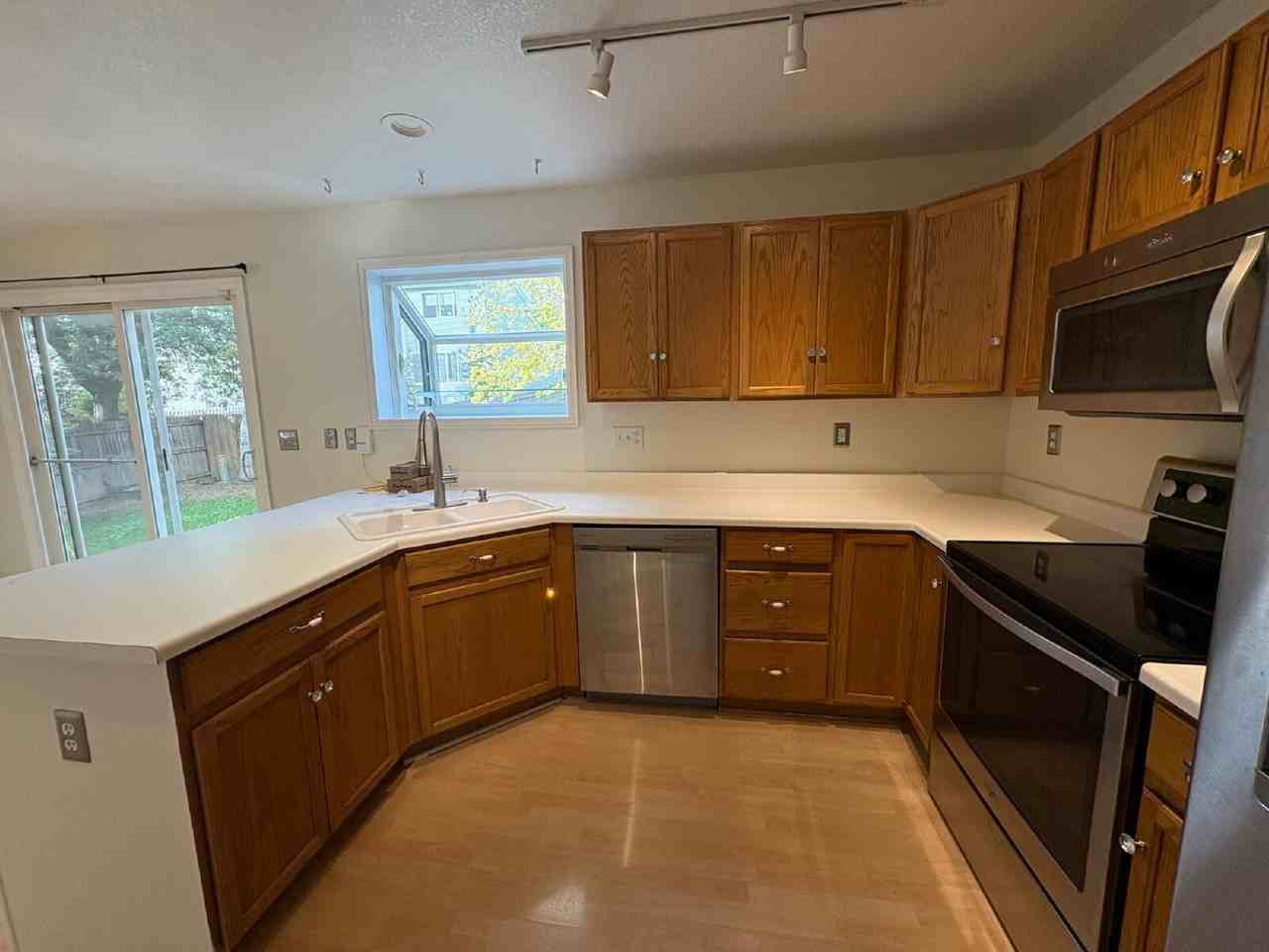 1293 Red Mountain Dr - Photo 7 of 21