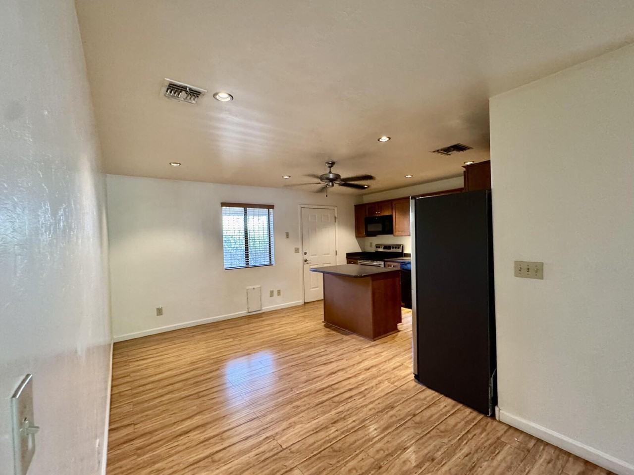 360 N Highland Ave #3 - Photo 4 of 22