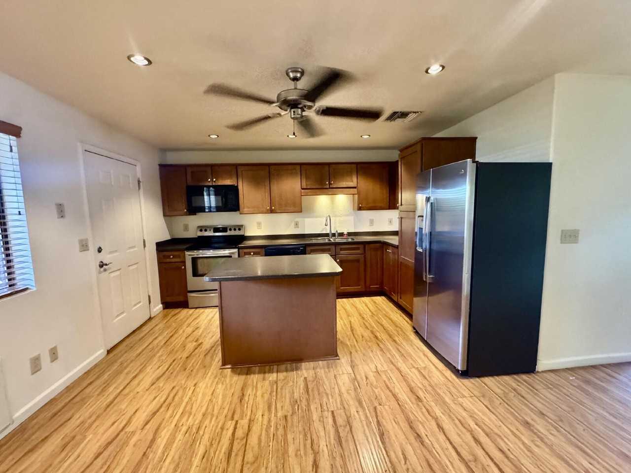 360 N Highland Ave #3 - Photo 6 of 22