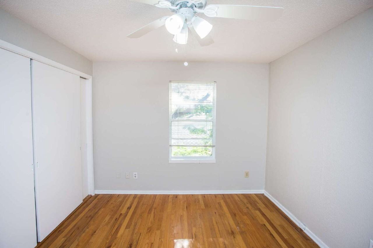 3113 32nd St - Photo 5 of 50