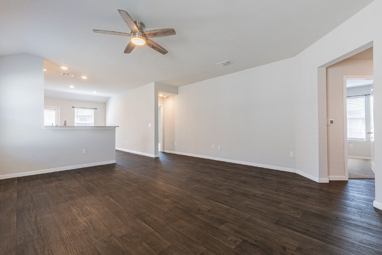 14007 Levy Ln - Photo 4 of 29