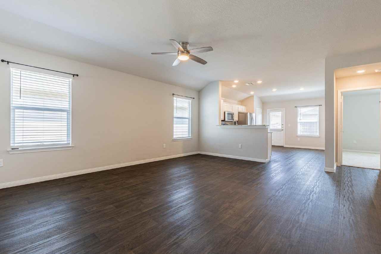 14007 Levy Ln - Photo 5 of 29
