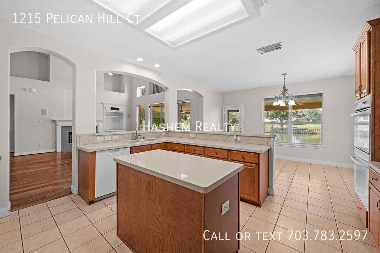 1215 Pelican Hill Ct - Photo 3 of 16