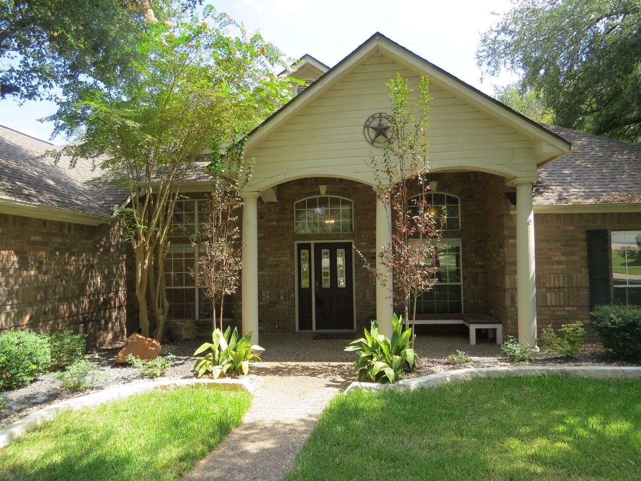 11505 Texoma Dr - Photo 2 of 38