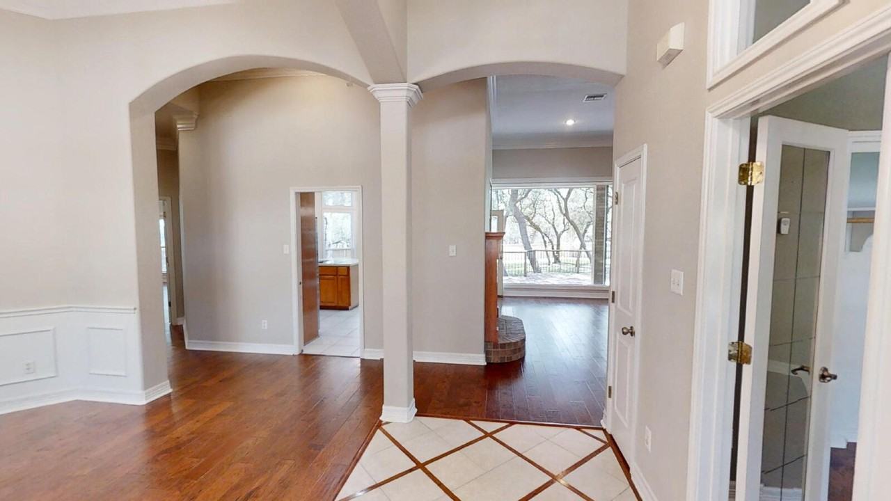 11505 Texoma Dr - Photo 5 of 38