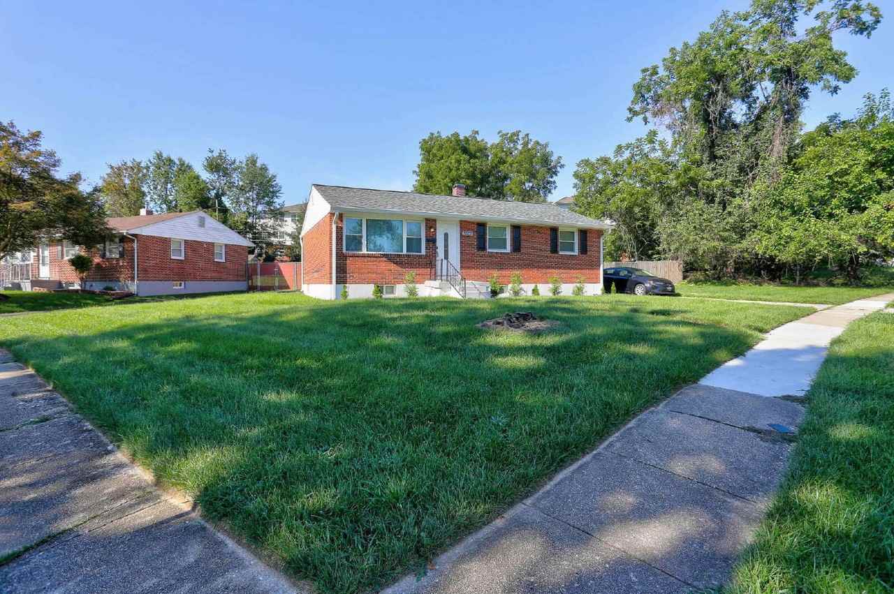 8523 Fieldway Dr - Photo 2 of 40