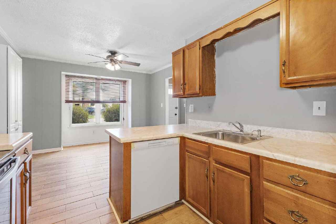 3454 Waltham Cir - Photo 4 of 9