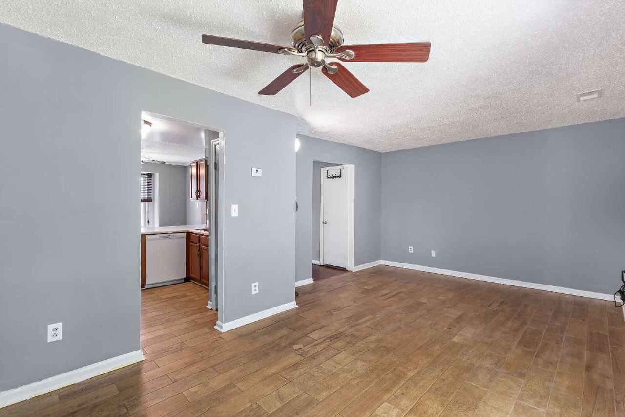 3454 Waltham Cir - Photo 6 of 9