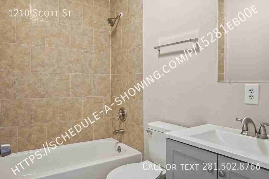 1210 Scott St - Photo 4 of 8