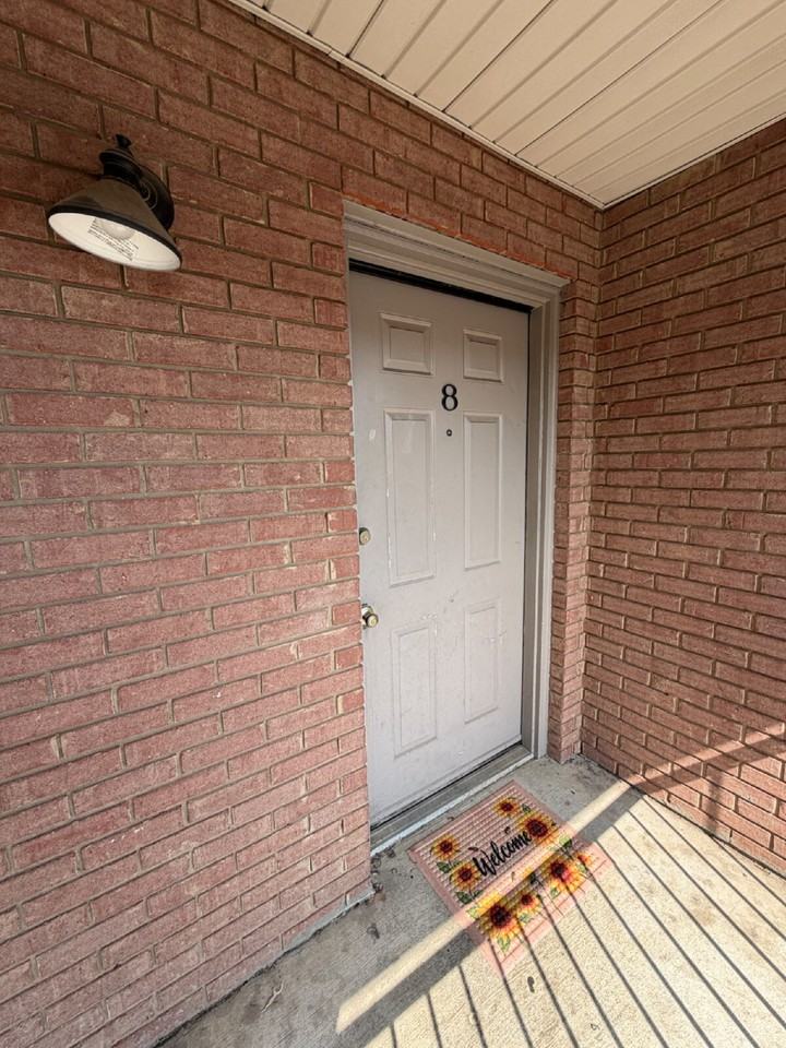1133 Fortner St #B8 - Photo 2 of 11
