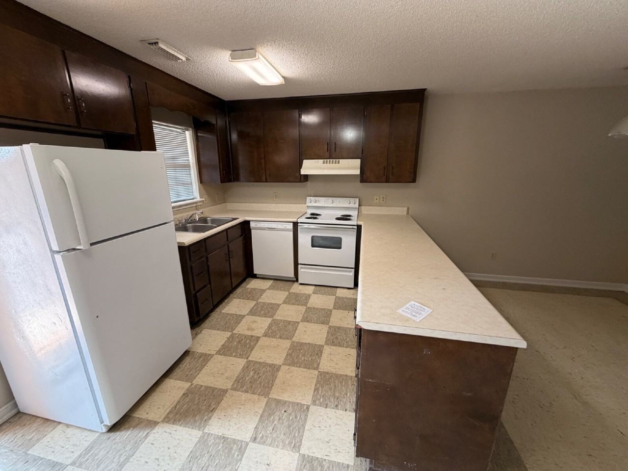 1133 Fortner St #B8 - Photo 3 of 11