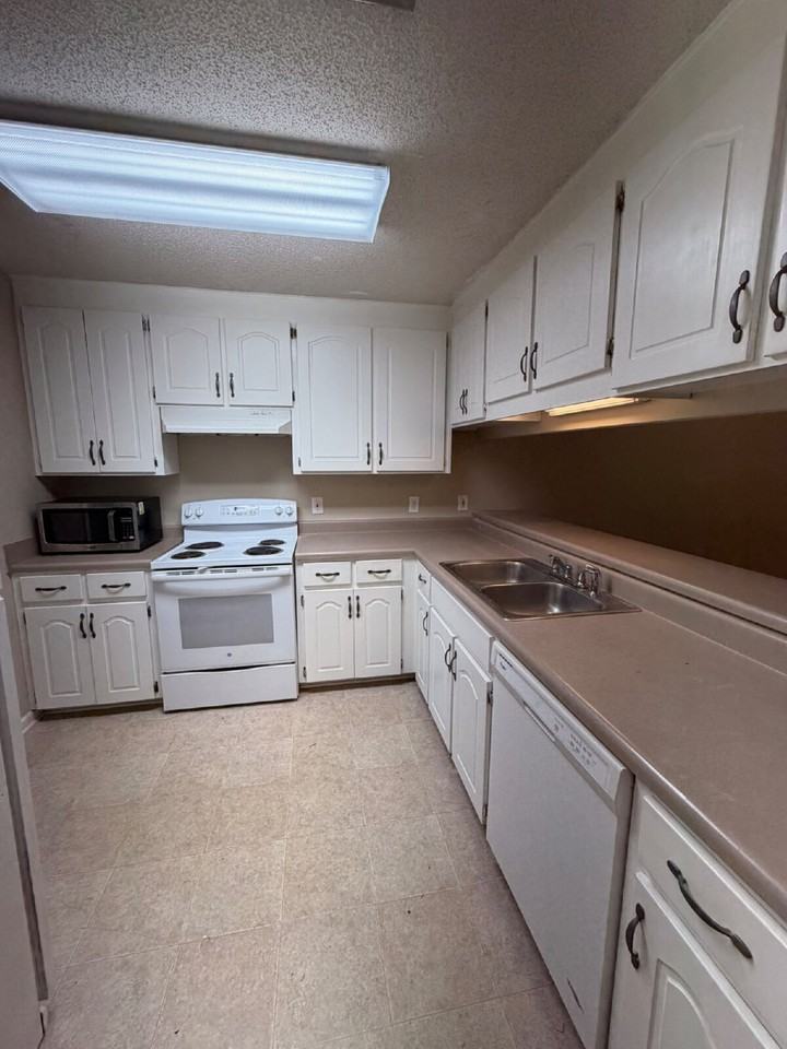 1337 S State Highway 605 #1 - Photo 2 of 14