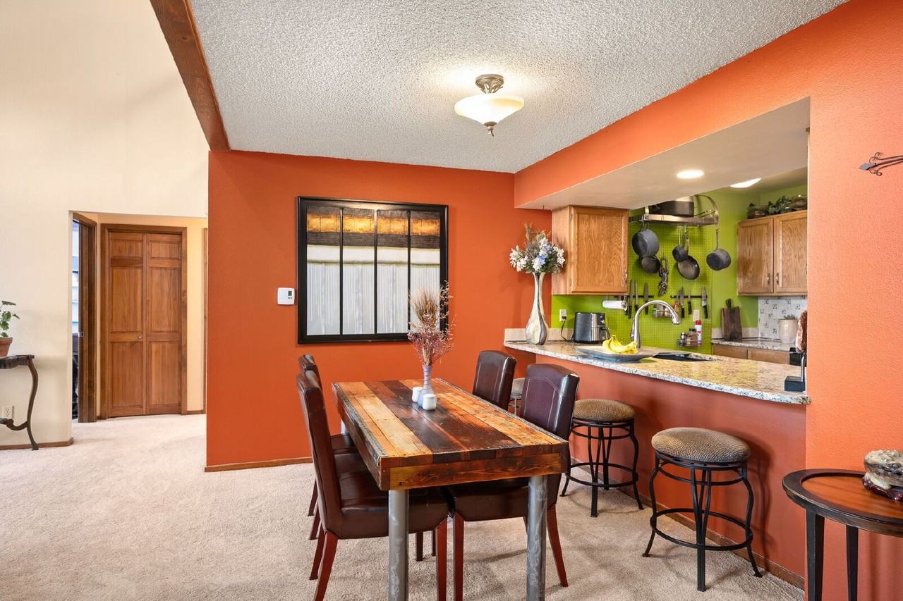 23528 Pondview Pl - Photo 4 of 19