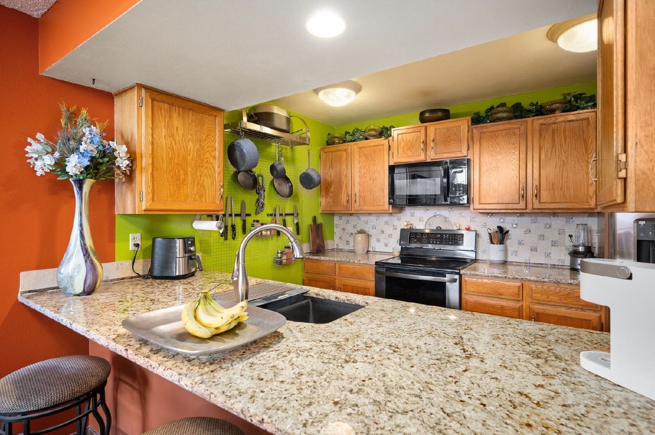 23528 Pondview Pl - Photo 5 of 19