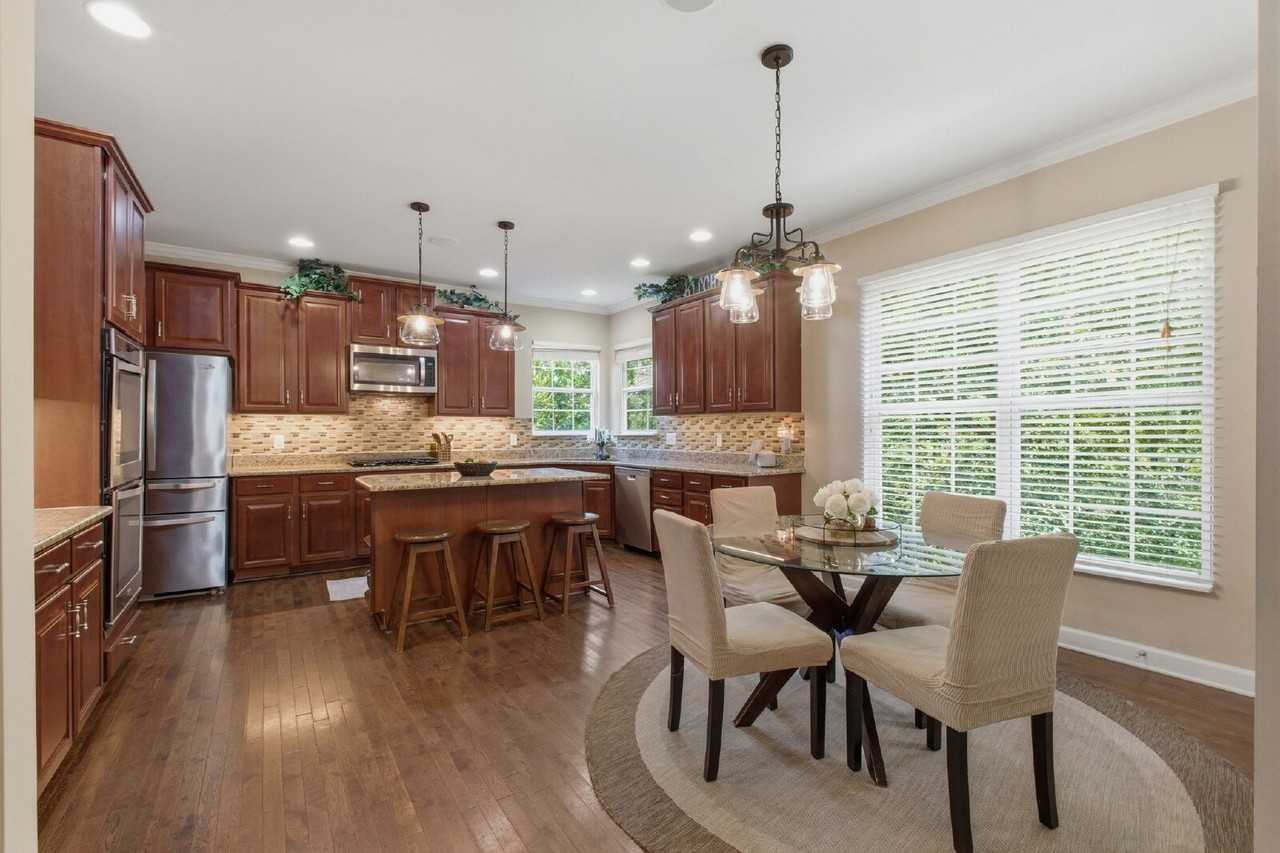 4311 Minette Ct - Photo 3 of 29