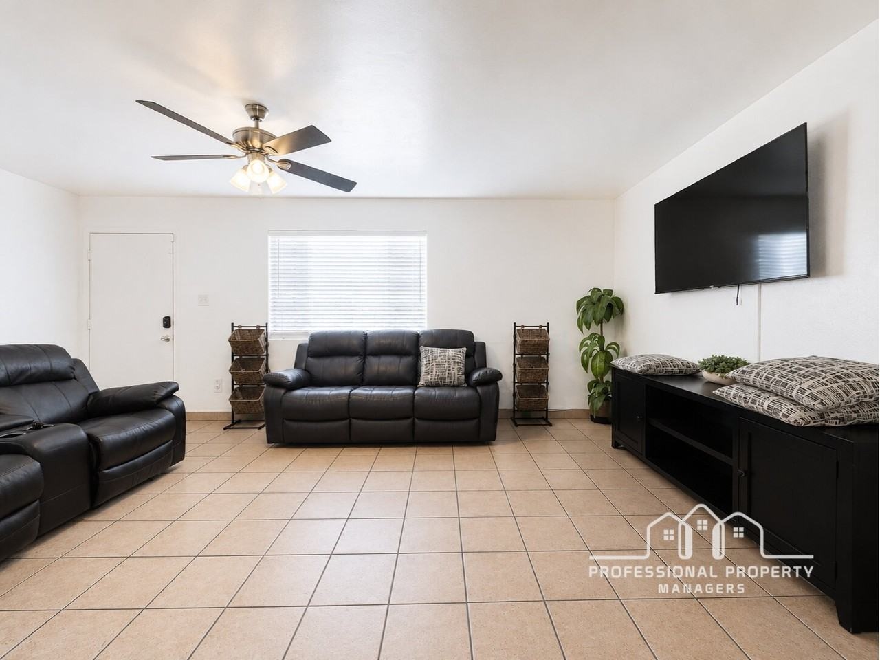 611 E Hacienda Dr - Photo 2 of 18