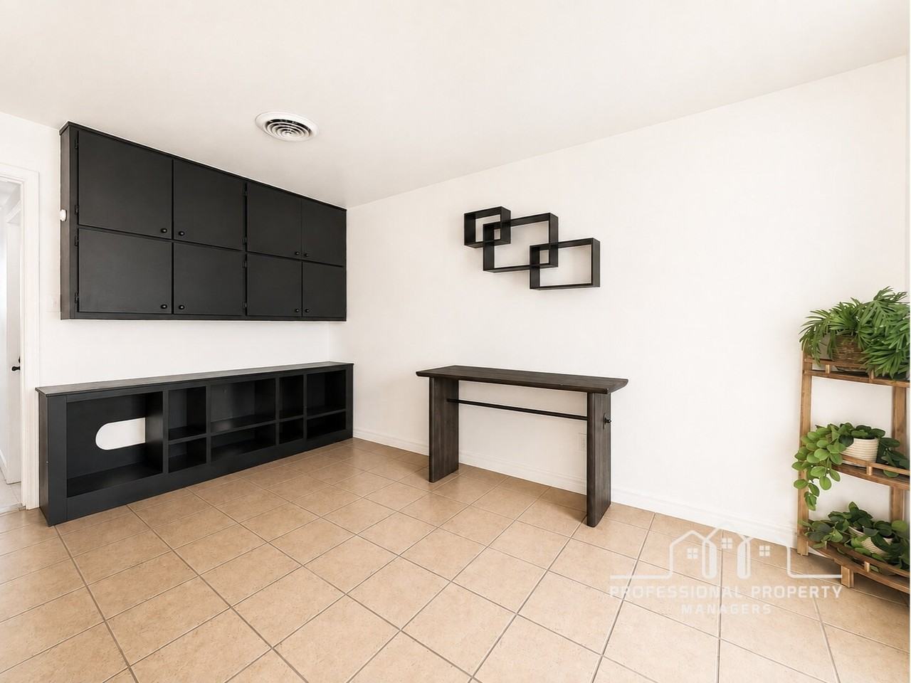 611 E Hacienda Dr - Photo 3 of 18