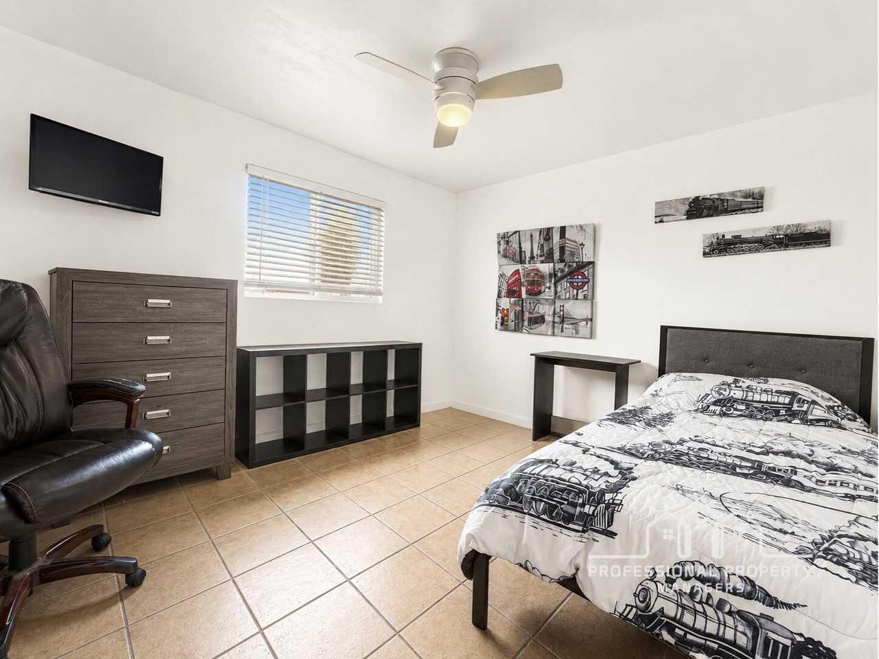 611 E Hacienda Dr - Photo 6 of 18