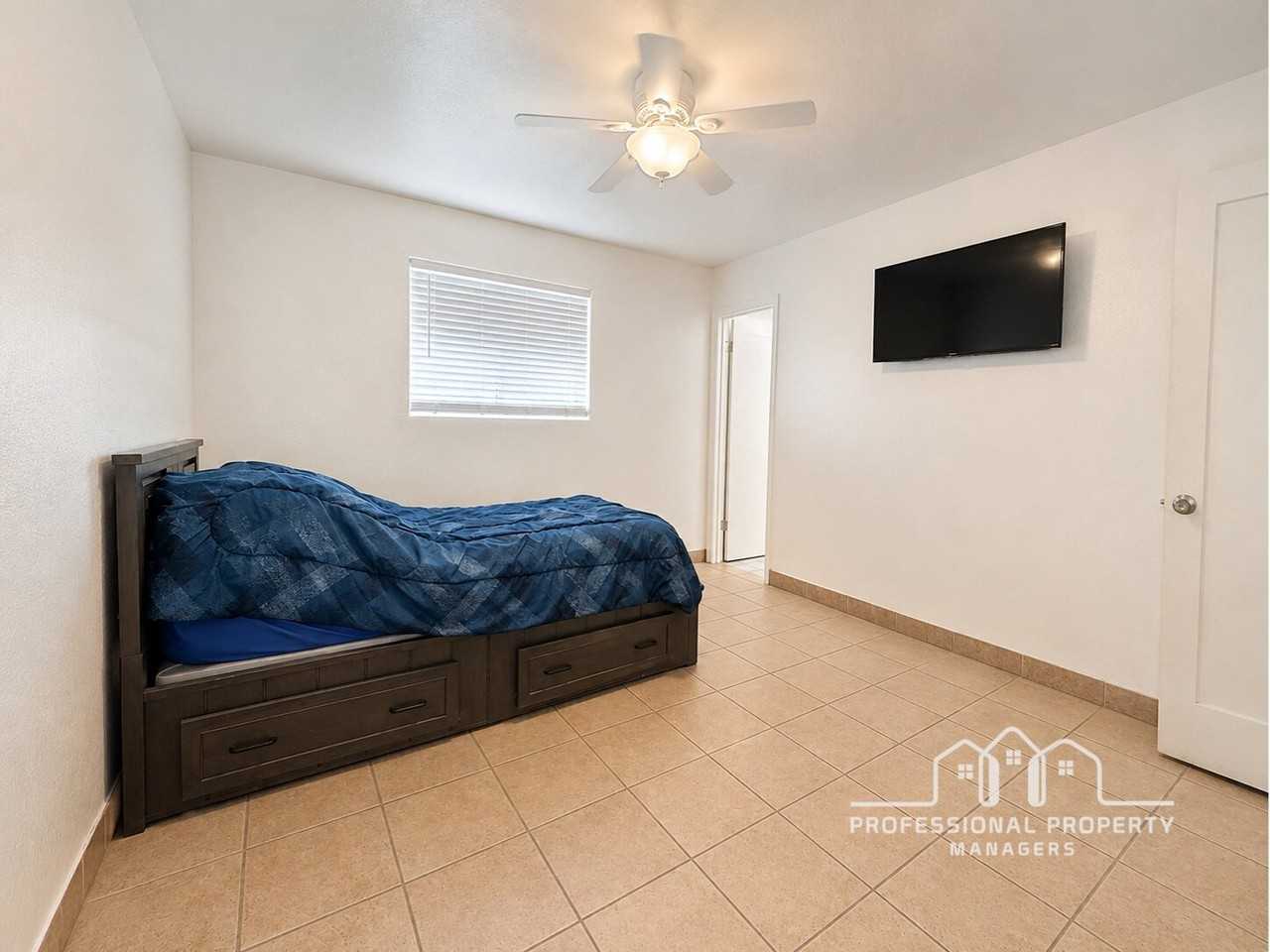 611 E Hacienda Dr - Photo 7 of 18