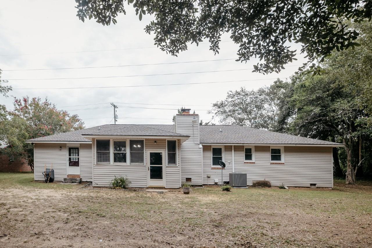 1723 Folly Rd - Photo 4 of 50