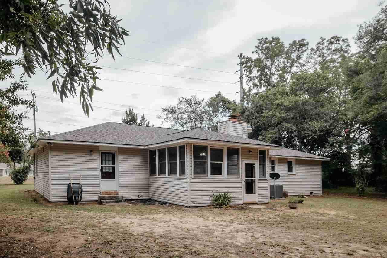 1723 Folly Rd - Photo 5 of 50