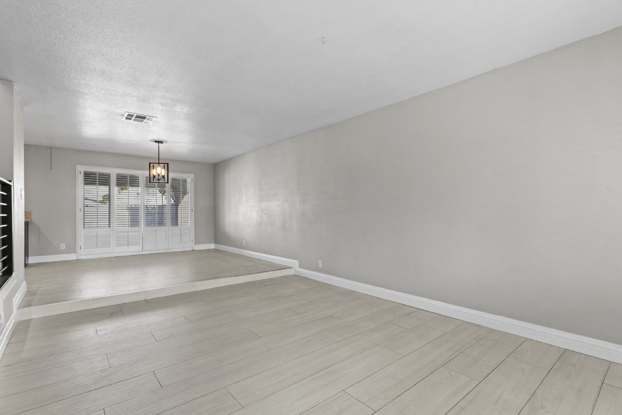 2109 Verdinal Dr - Photo 5 of 50